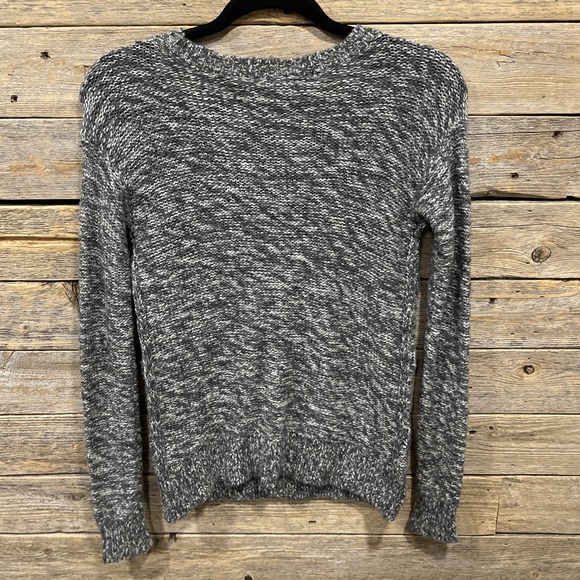 Abercrombie & Fitch‎ Women's Crew Neck Gray Knit Sweater Long Sleeve Size XS - Picture 7 of 11